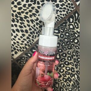 Mocallure Pomegranate Massage Moisturizing Cleansing Mousse